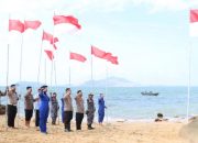 Polres Karimun Kibarkan Bendera Merah Putih di Pulau Terluar Perbatasan Indonesia-Malaysia