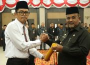 Bupati Rafiq Lantik 20 Pejabat Administrator dan Pengawas Pemkab Karimun