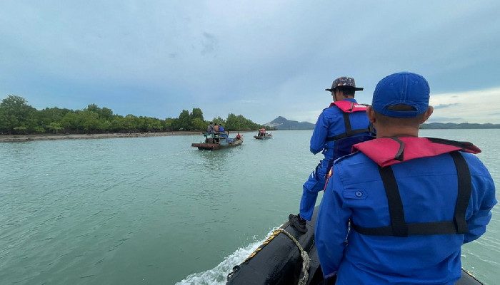 Satpolairud Polres Karimun Selamatkan 2 Nelayan di Perairan Pulau Mudu